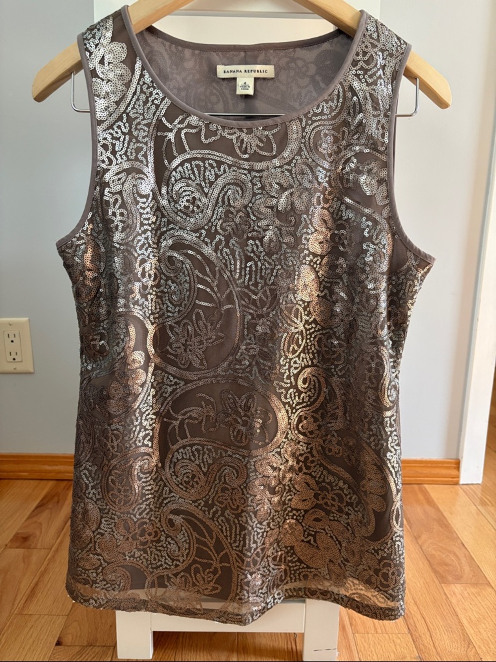 NWOT Banana Republic Silver Paisley Sequin Tank